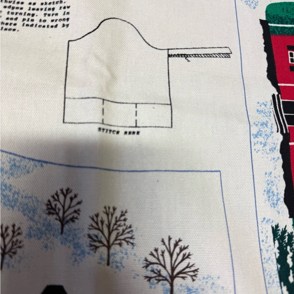 1992 vintage Fabric Traditions heart of the country of Christmas apron. Handmade - Picture 3 of 10